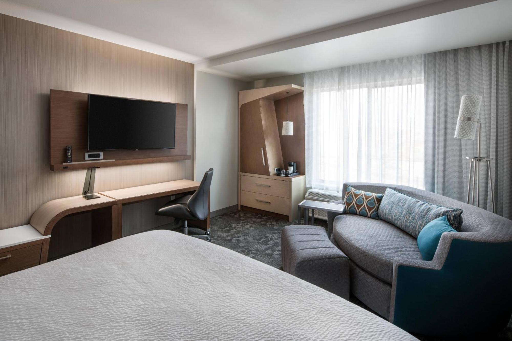 Courtyard By Marriott Pullman Hotell Exteriör bild