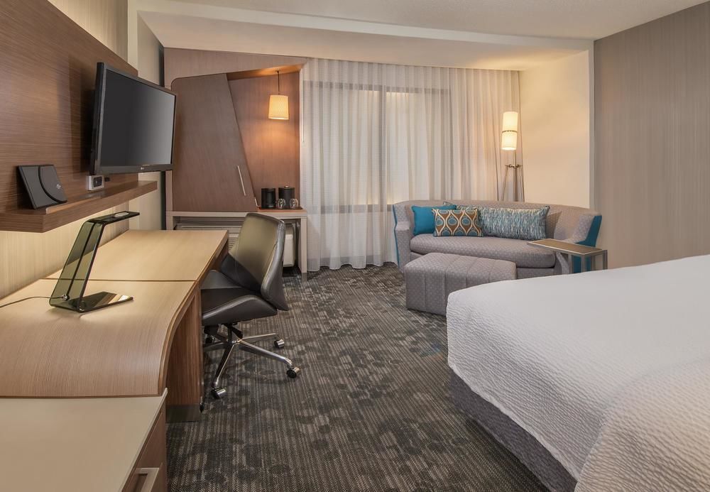 Courtyard By Marriott Pullman Hotell Exteriör bild